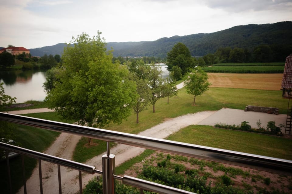 Natural landscape, Balcony/Terrace, River view