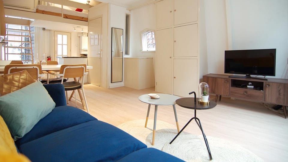 TV and multimedia, Living room, Seating area