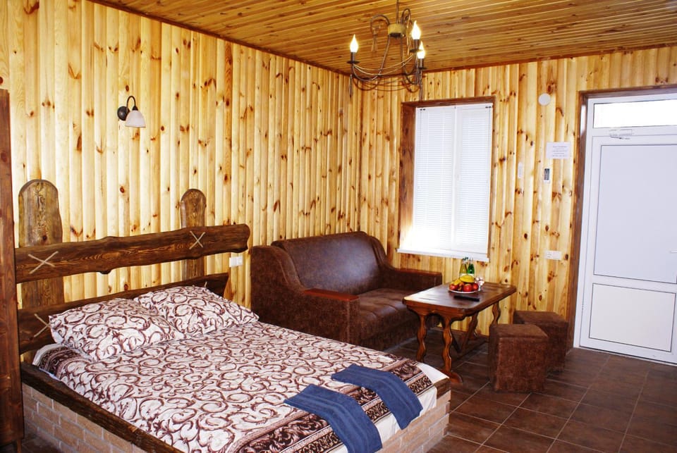 Photo of the whole room, Decorative detail, bunk bed