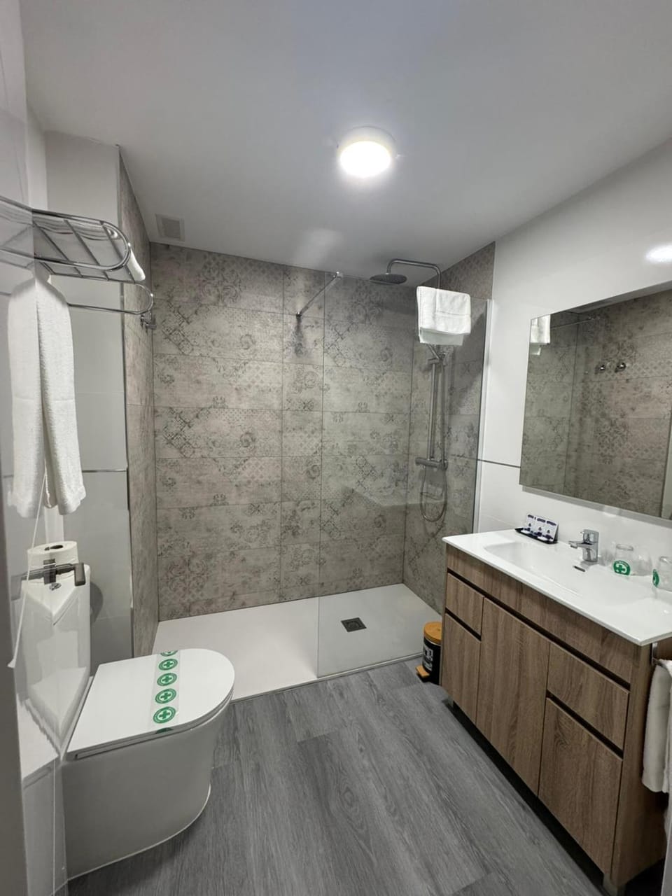 Toilet, Bathroom, Bath, towels