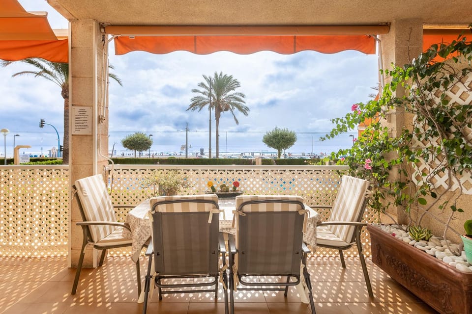 Apartamento Columbretes Apartment in Alicante