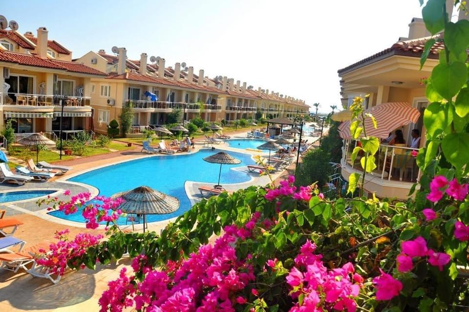 Fethiye Çalış'da Denize Sıfır Özel Plajlı Lüks Daire Apartment in Fethiye