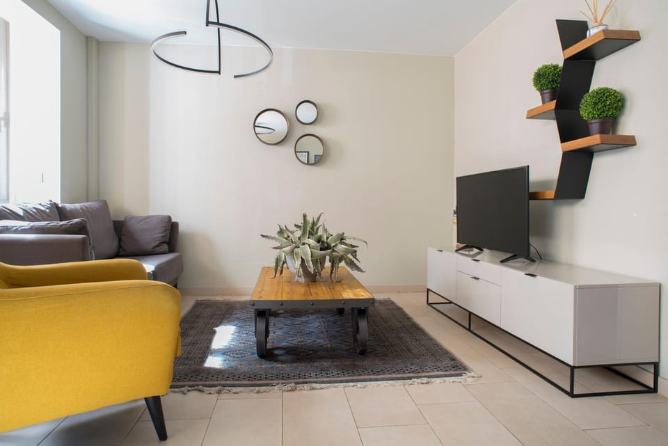 TV and multimedia, Living room, heating, air conditioner