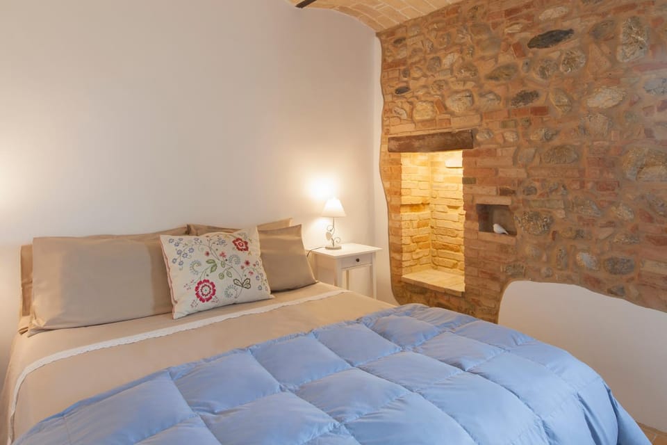 Bed, Photo of the whole room, Bedroom, Garden view, Lake view, Facility for disabled guests