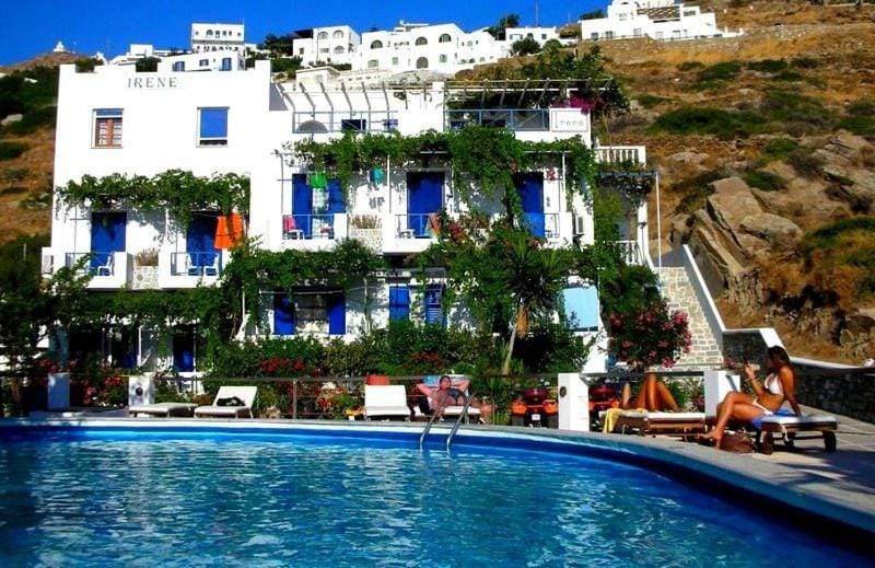 Facade/entrance, Swimming pool