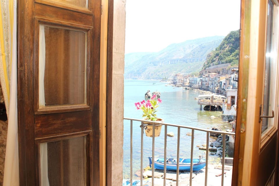 Balcony/Terrace, Landmark view