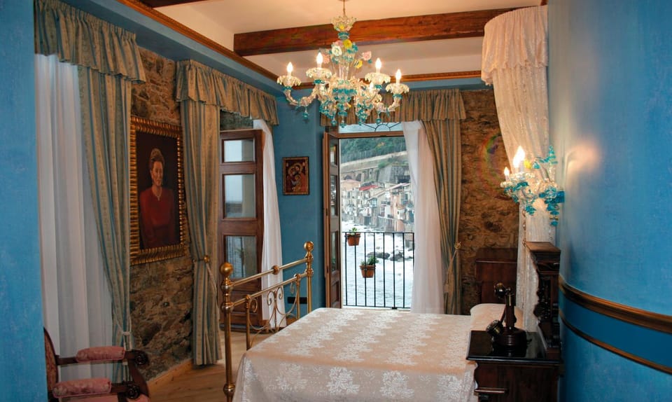 Bed, Balcony/Terrace, Photo of the whole room, Bedroom