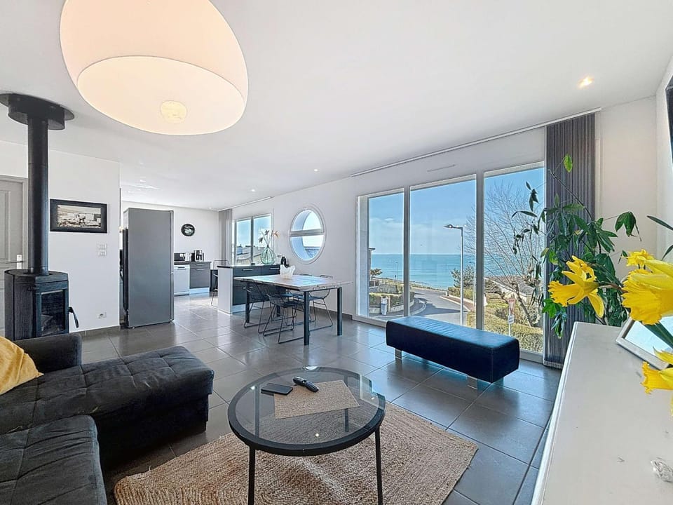 Villa à 150m de la plage avec piscine et WiFi gratuit - FR-1-361-8 House in Granville