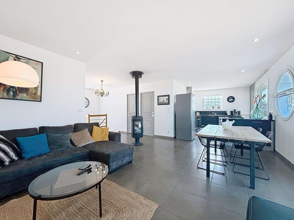 Villa à 150m de la plage avec piscine et WiFi gratuit - FR-1-361-8 House in Granville