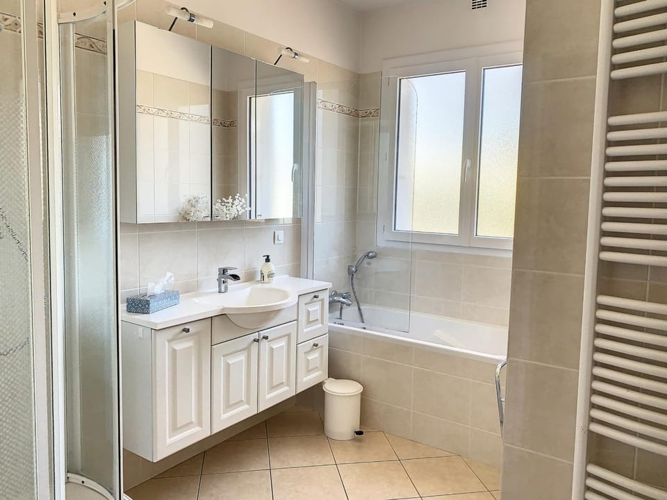 Maison au calme, 400m plage, jardin, Wi-Fi, proche commerces - FR-1-361-41 House in Jullouville