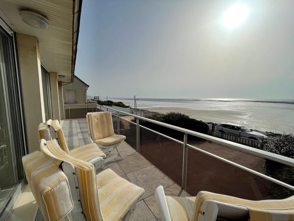 Villa bord de mer avec jardin et Wifi gratuit House in Saint-Pair-sur-Mer