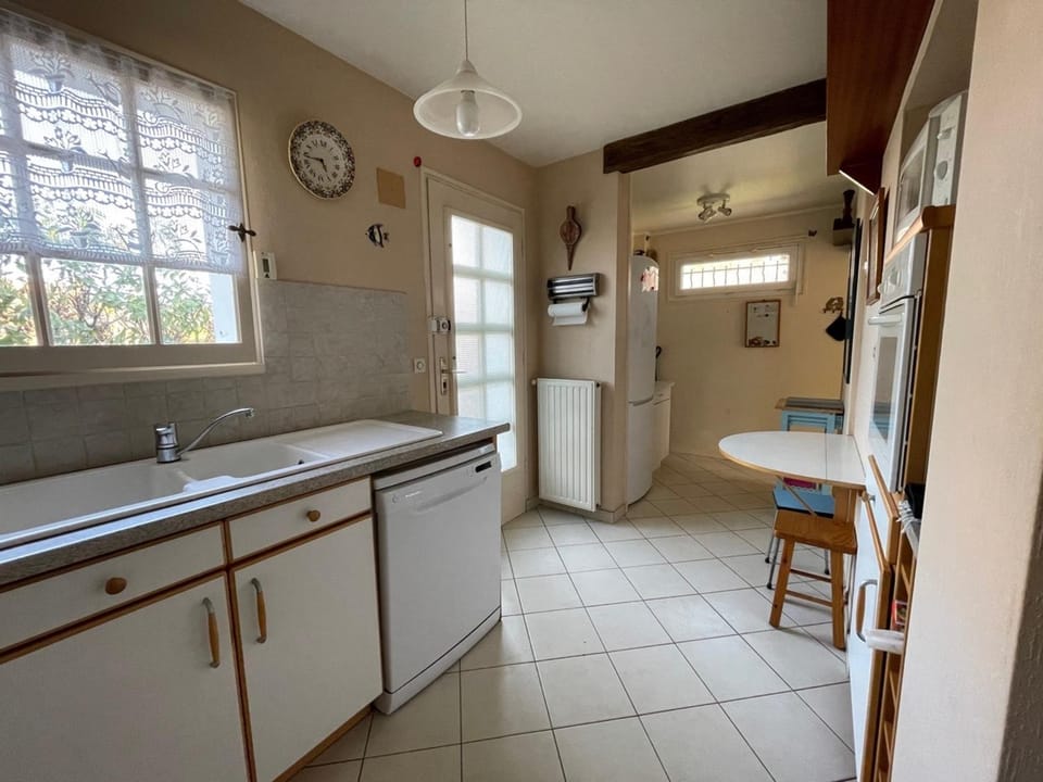 Villa 5 pièces avec jardin, à 400m de la plage et 600m des commerces, wifi et barbecue inclus - FR-1-361-20 House in Jullouville