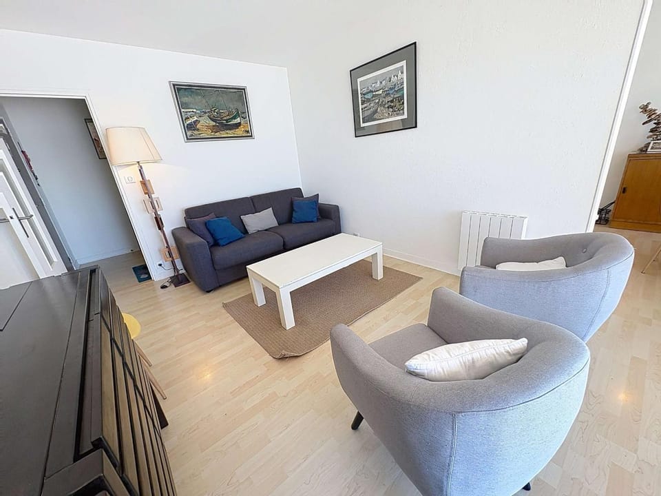 Appartement en bord de mer avec terrasse et parking - FR-1-361-85 Apartment in Jullouville