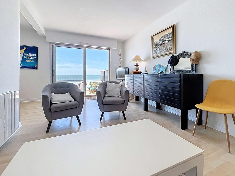 Appartement en bord de mer avec terrasse et parking - FR-1-361-85 Apartment in Jullouville