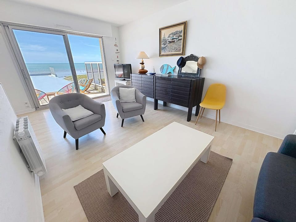 Appartement en bord de mer avec terrasse et parking - FR-1-361-85 Apartment in Jullouville