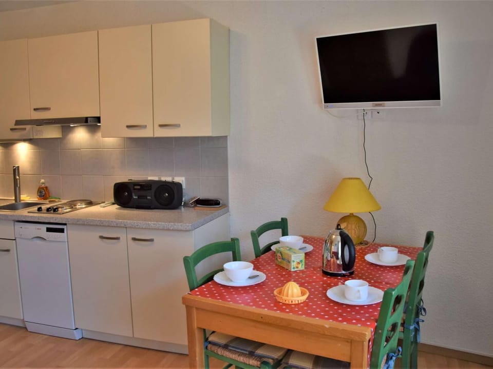 Studio 4 pers au pied des pistes à Risoul 1850 avec parking gratuit et casier à ski - FR-1-330-57 Apartment in Piedmont