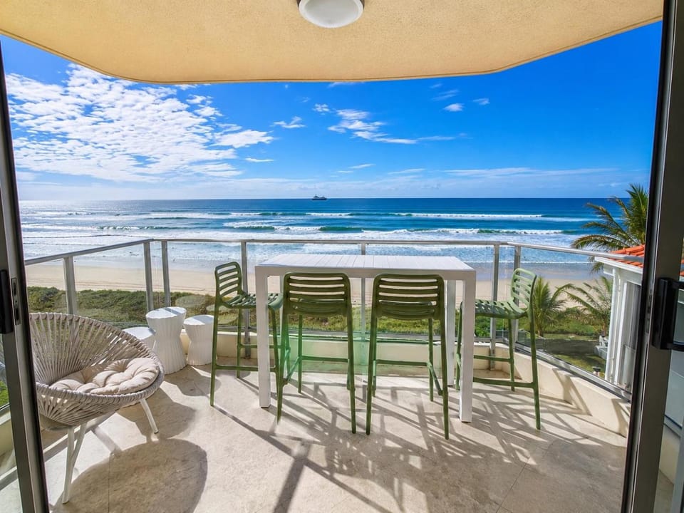 Foreshore Beachfront Apartments Apartment hotel in Mermaid Beach