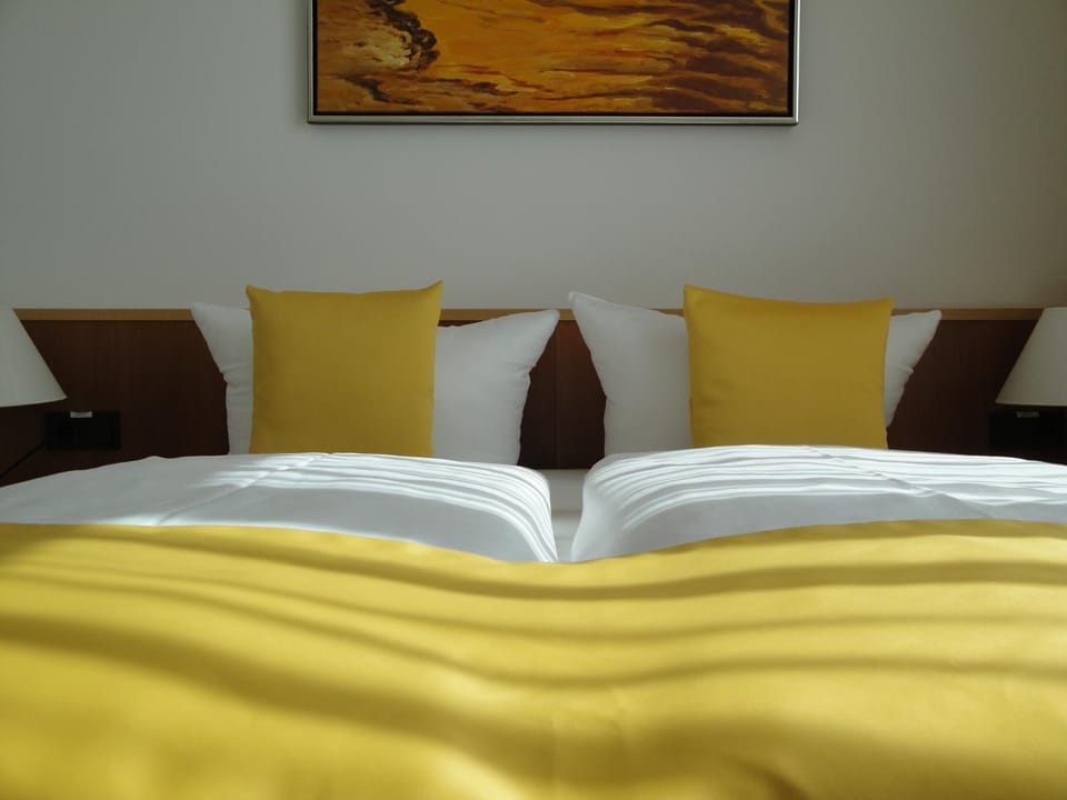 Photo of the whole room, Decorative detail, Drinks