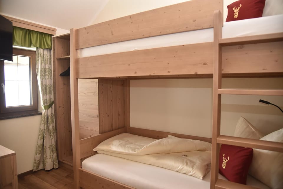 Photo of the whole room, bunk bed
