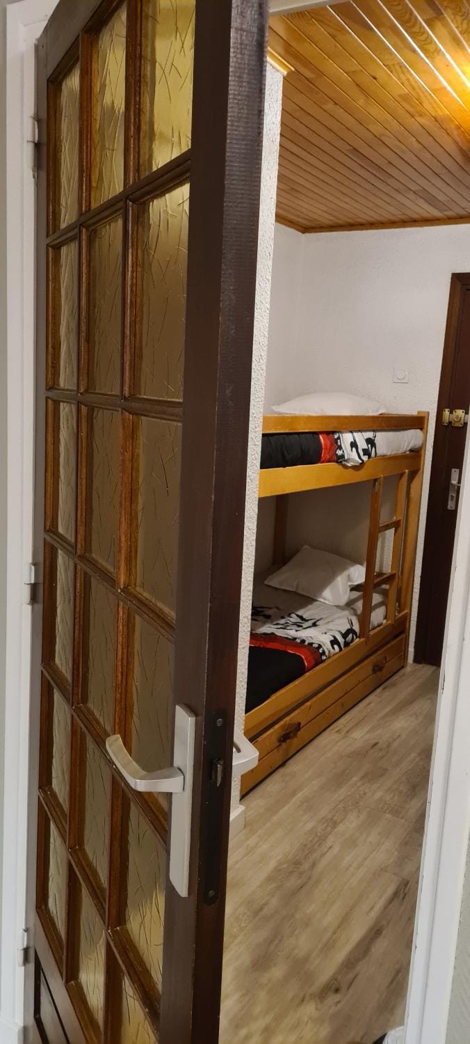 bunk bed