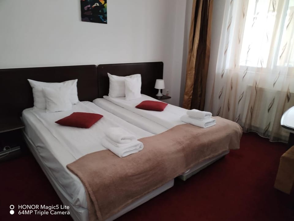 Pension Happy Day - motorcycle friendly Bed and Breakfast in Sibiu