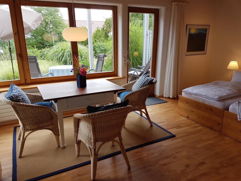 Bed, Garden, Balcony/Terrace, Living room, Photo of the whole room, Garden view