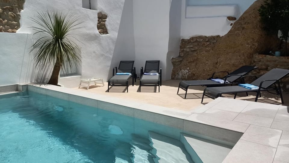 Balcony/Terrace, Swimming pool