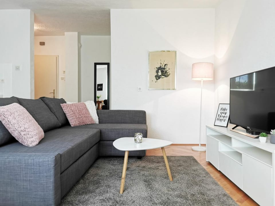 Communal lounge/ TV room, Living room