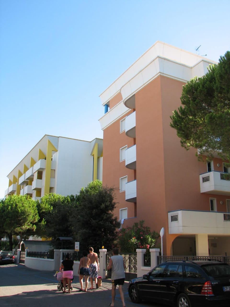 Property building, Facade/entrance, Neighbourhood