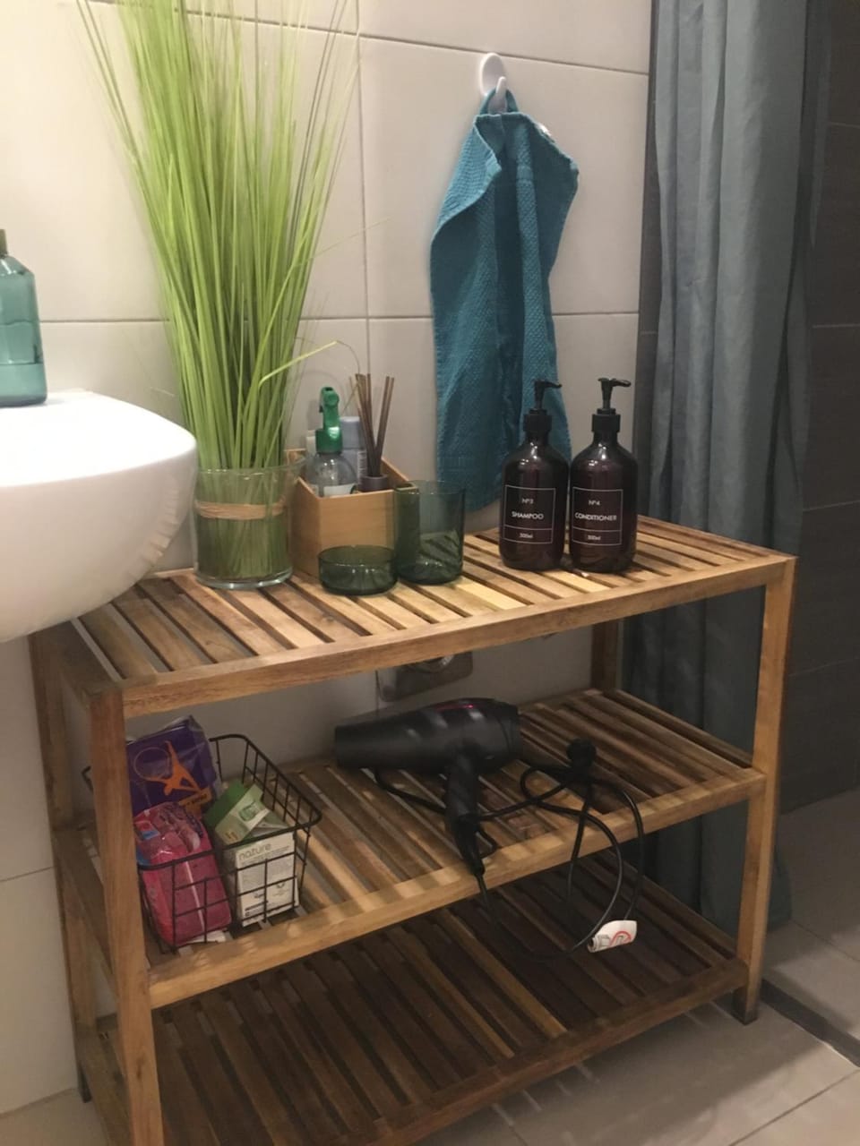 Bathroom, towels