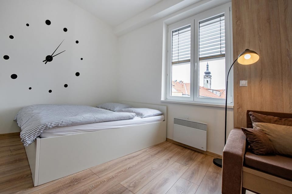 Bed, Bedroom, Landmark view, Inner courtyard view