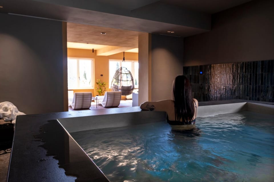 Hot Tub, Massage, Spa and wellness centre/facilities, Lake view
