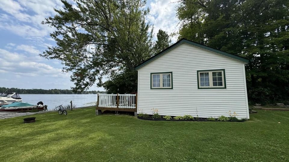 Pigeon Hollow Park Cottages Campground/ 
RV Resort in Kawartha Lakes