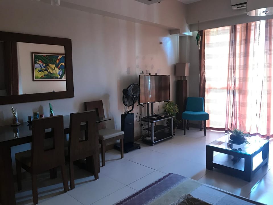 Creys condo at Pico de Loro Cove Apartment in Nasugbu