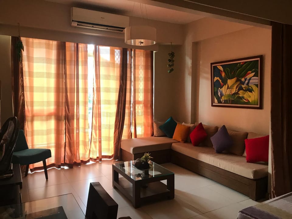 Creys condo at Pico de Loro Cove Apartment in Nasugbu
