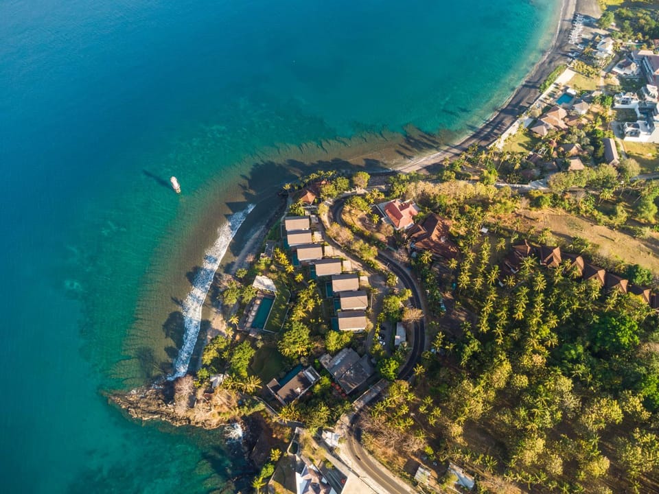 Property building, Natural landscape, Beach, Sea view