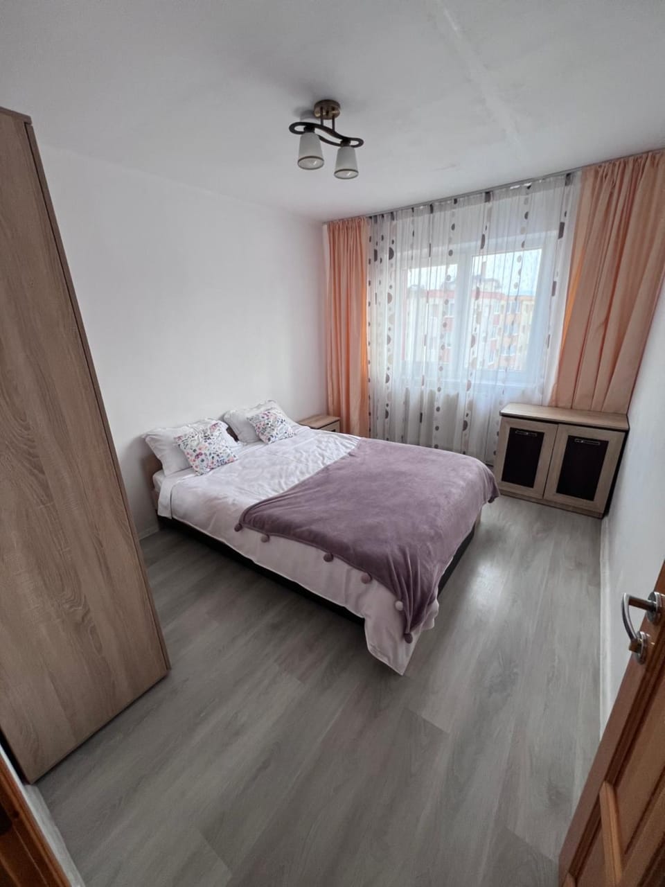 Bed, Bedroom, towels, wardrobe