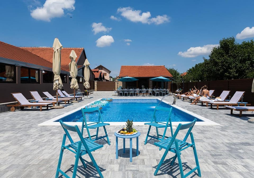 Swimming pool