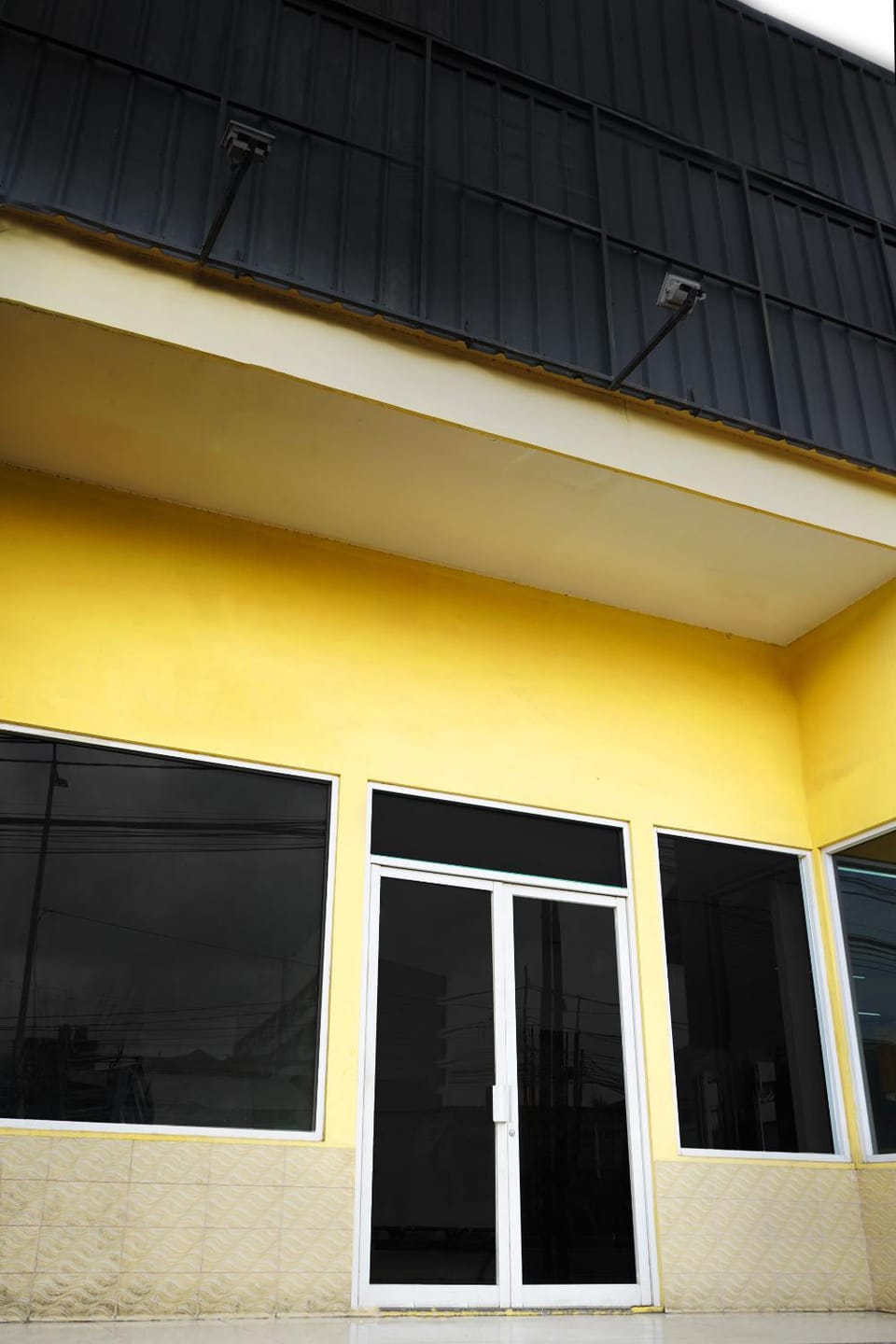 Property building, Facade/entrance, Property logo or sign
