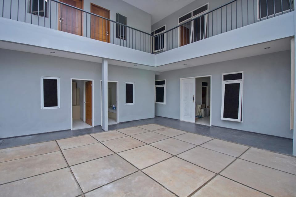 Facade/entrance, Balcony/Terrace