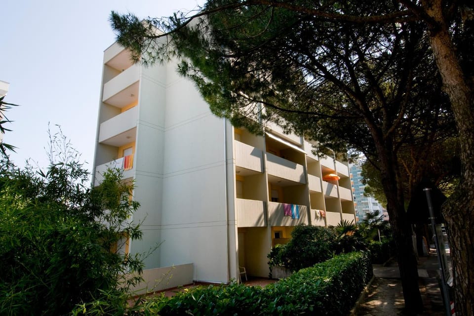 Property building, Facade/entrance, Neighbourhood