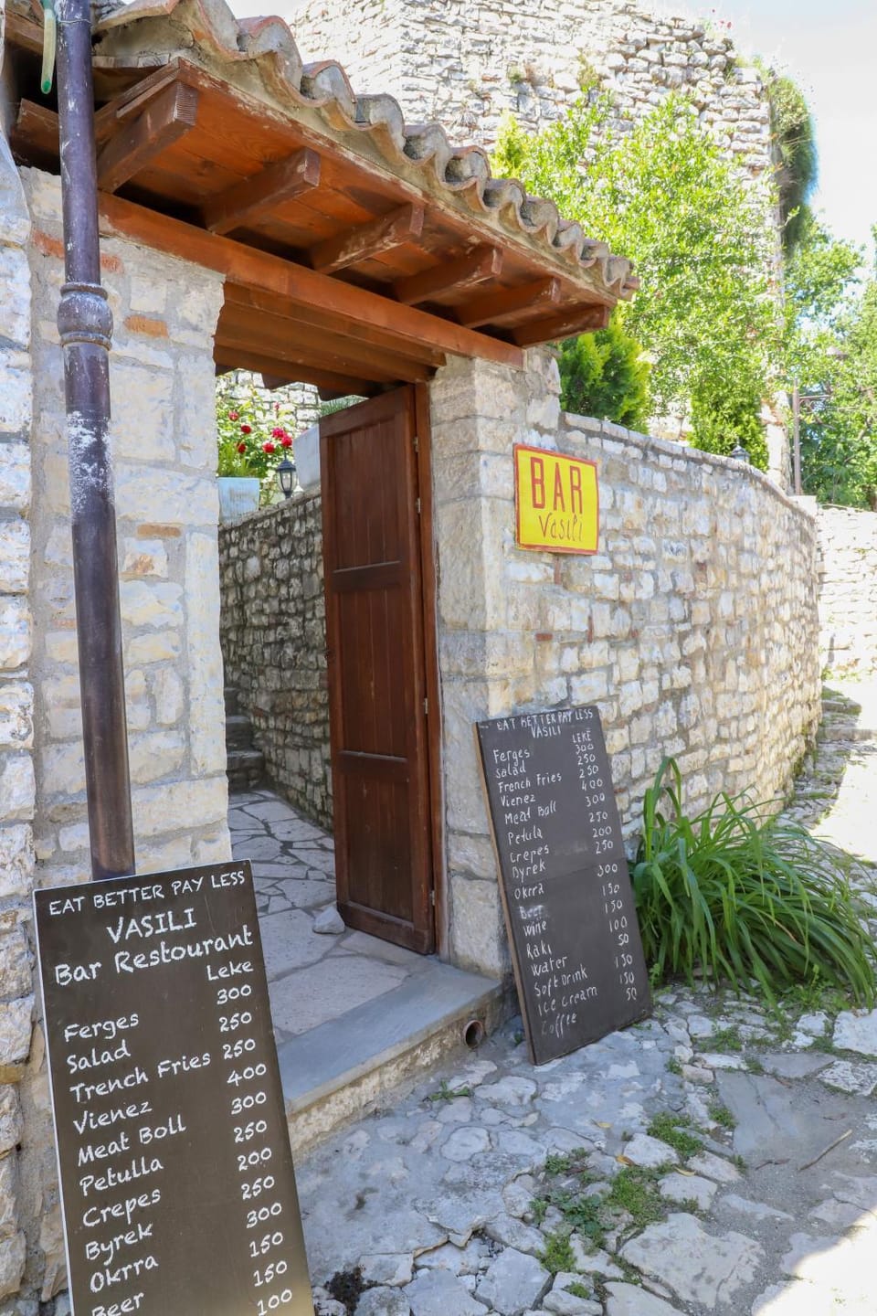 Facade/entrance