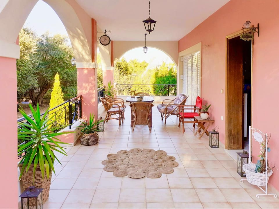 Patio, Day, Garden, View (from property/room), Balcony/Terrace, Living room, Seating area, Garden view