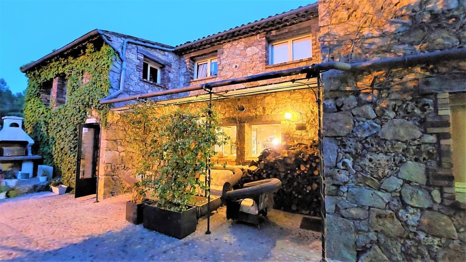 Garden view, Internal: Not applicable to any particular room
