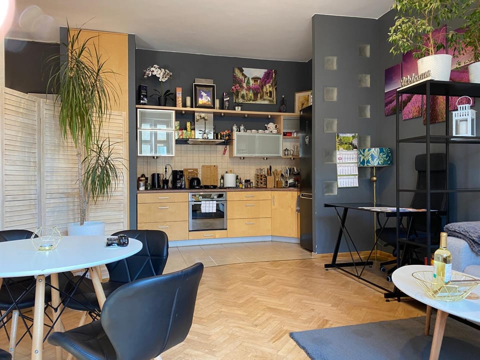 Kitchen or kitchenette, Living room, kitchen