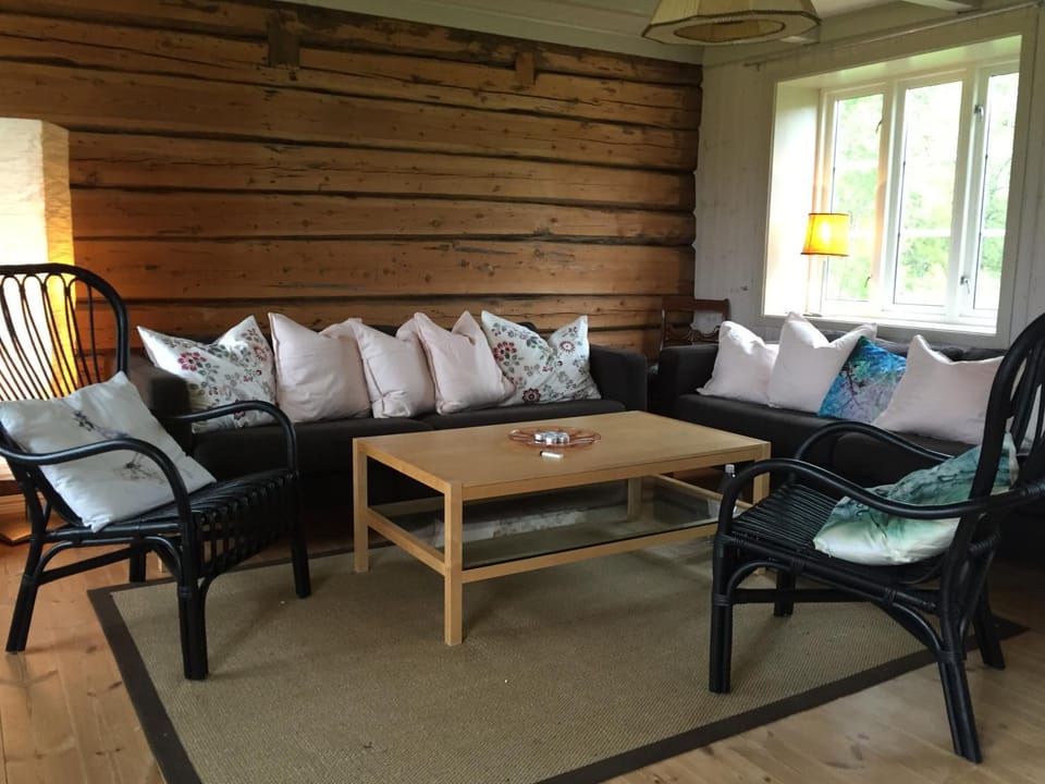 Living room, Seating area