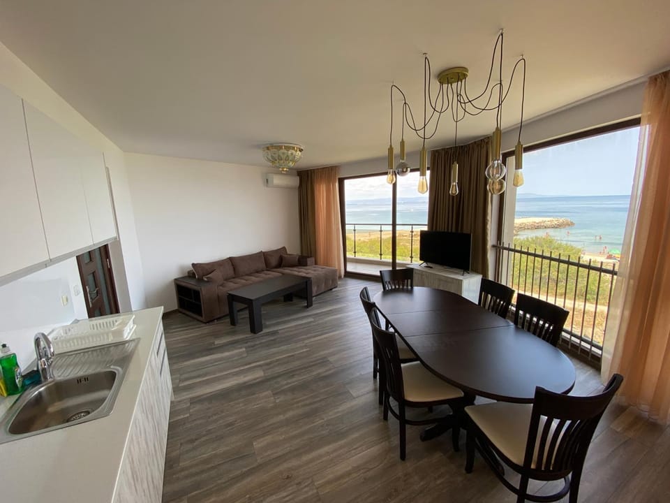 Dining area, Sea view
