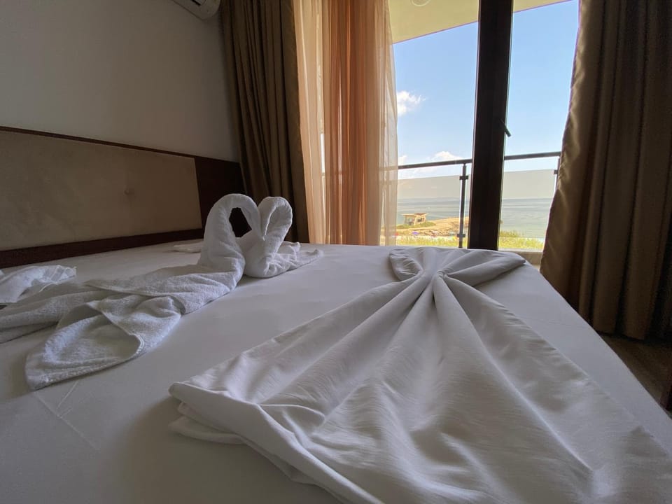 Bed, Bedroom, Sea view