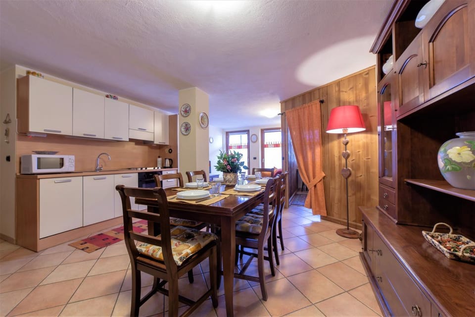 Kitchen or kitchenette, Living room, Dining area