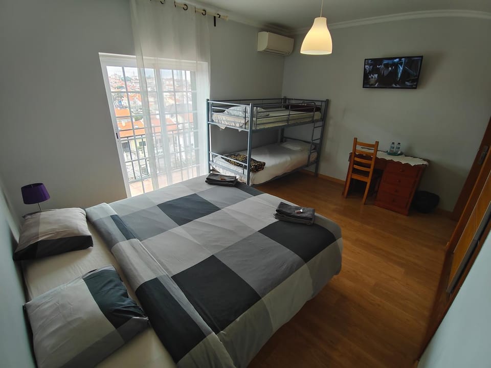 Bed, Balcony/Terrace, Bedroom, towels